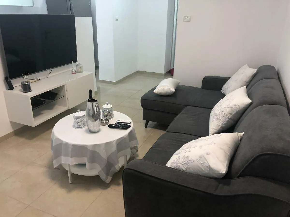 The Urban Apartment Haifa